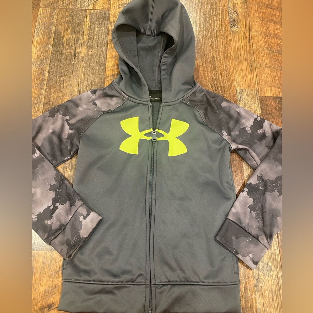 Under Armour boys gray zip up hooded jacket size 7